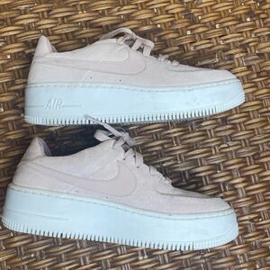 Nike Women's Air Force 1 Sage Shoes. Size: 7.5